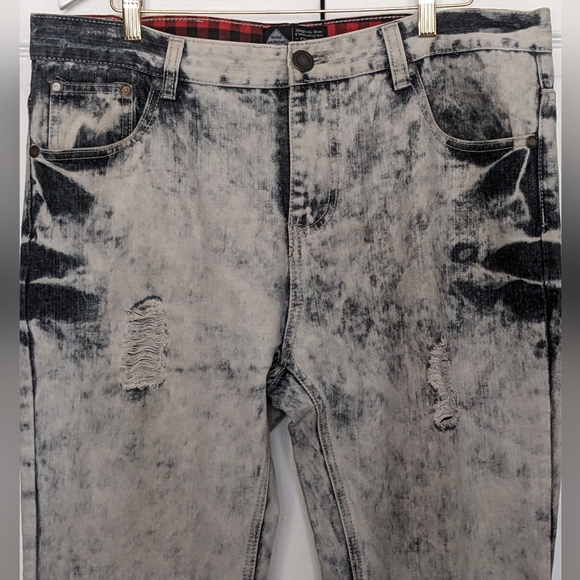ROAD NARROWS NYC Men's Jeans - Picture 3 of 10